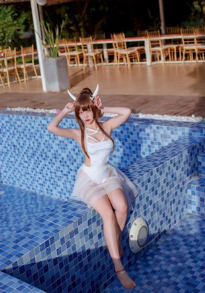 丰满少妇被猛烈进入高清播放_4K高清在线观看